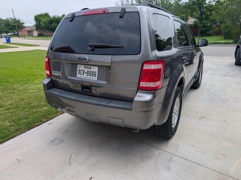 Used 2010 Ford Escape XLT FWD image 11