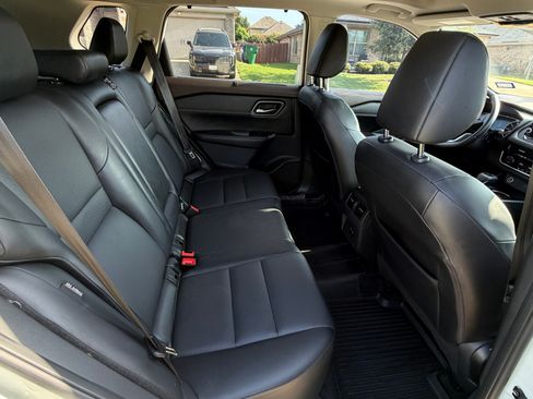 Used 2021 Nissan Rogue SV w/ Premium Package FWD image 22
