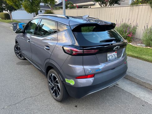 Used 2022 Chevrolet Bolt EUV Premier FWD image 6