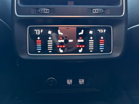 Used 2019 Audi Q8 Premium Plus w/ Premium Plus image 17