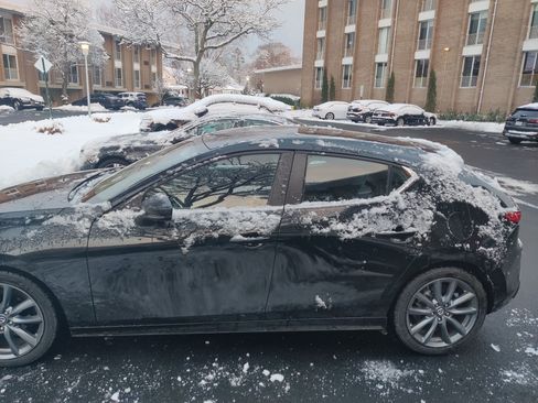 Used 2019 MAZDA MAZDA3 Hatchback image 14