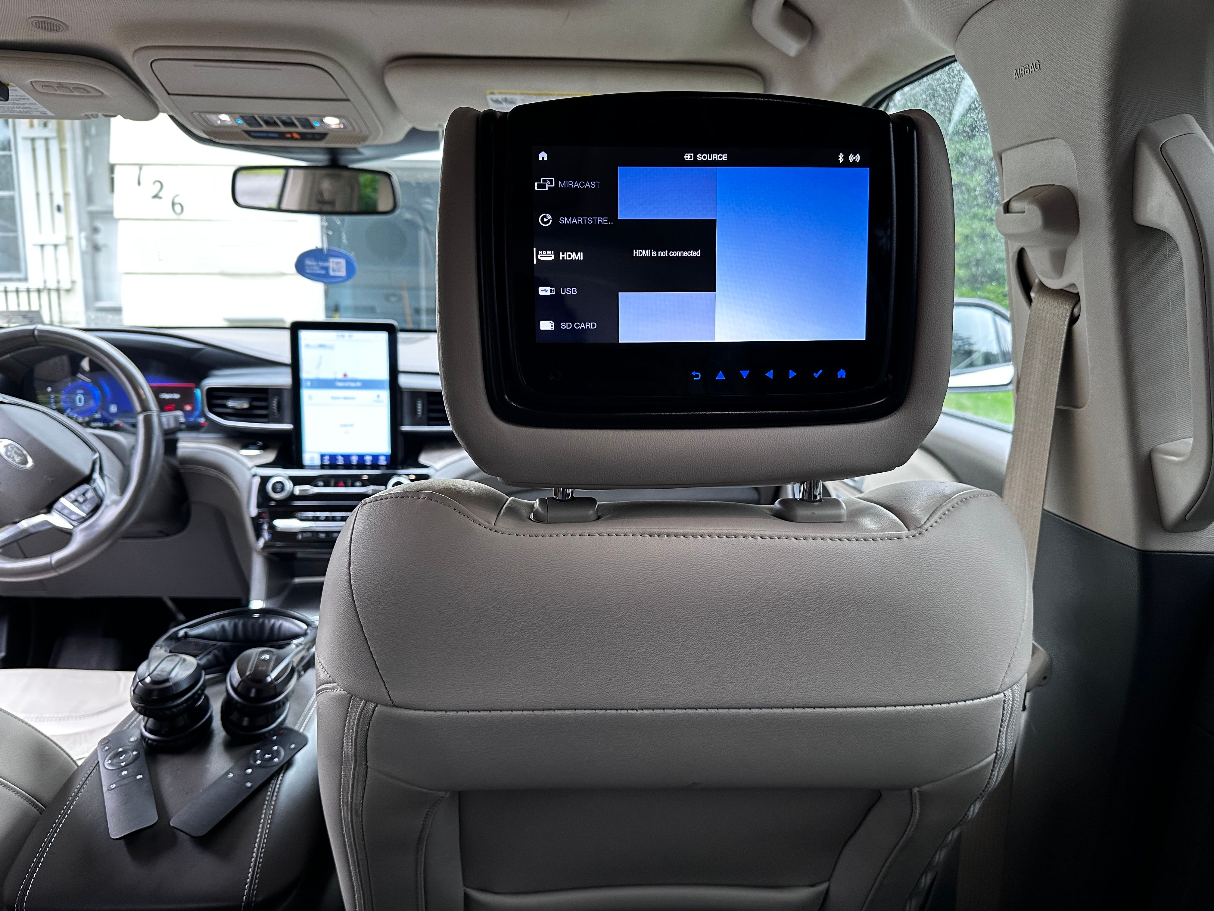 Used 2023 Ford Explorer Platinum w/ Technology Package AWD/4WD image 13