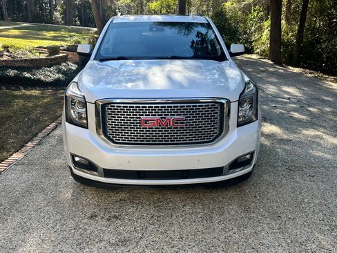 Used 2017 GMC Yukon XL Denali w/ Open Road Package image 11