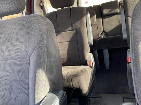 Used 2013 Dodge Grand Caravan SXT image 6