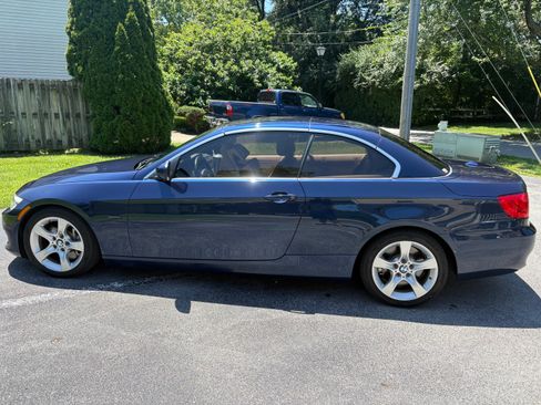 Used 2012 BMW 335i Convertible RWD image 2