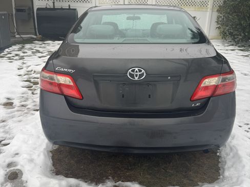 Used 2009 Toyota Camry XLE image 2