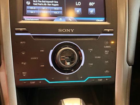 Used 2014 Ford Fusion Titanium FWD image 9