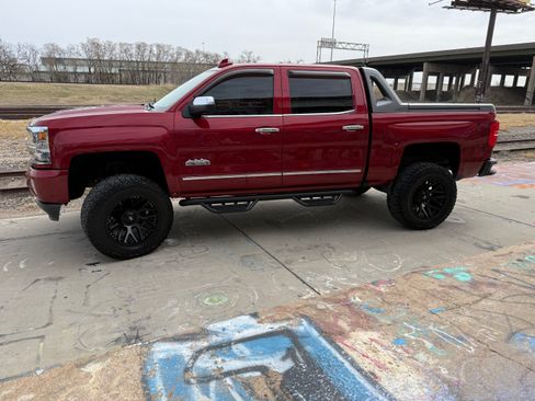 Used 2018 Chevrolet Silverado 1500 High Country w/ High Desert Package image 5