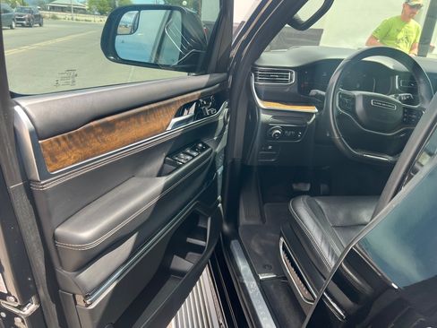 Used 2022 Jeep Grand Wagoneer Series I AWD/4WD image 26