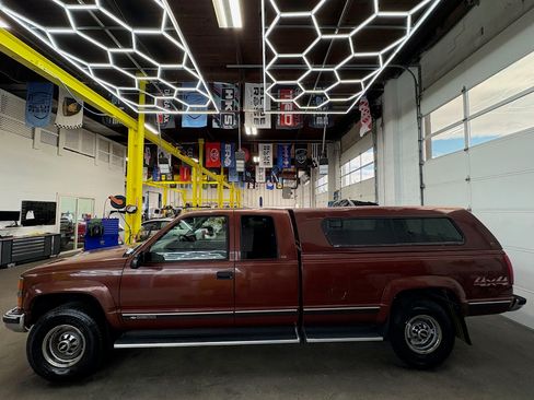 Used 1998 Chevrolet Silverado 2500 4x4 Extended Cab w/ Preferred Equipment Group 2 image 11