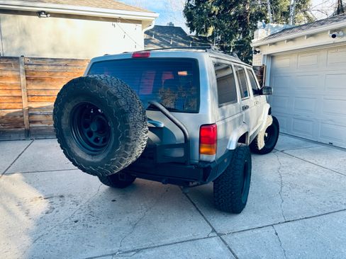 Used 2000 Jeep Cherokee Sport image 4