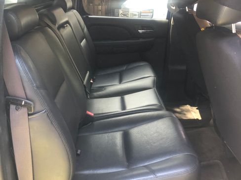 Used 2013 Chevrolet Avalanche LTZ RWD image 8