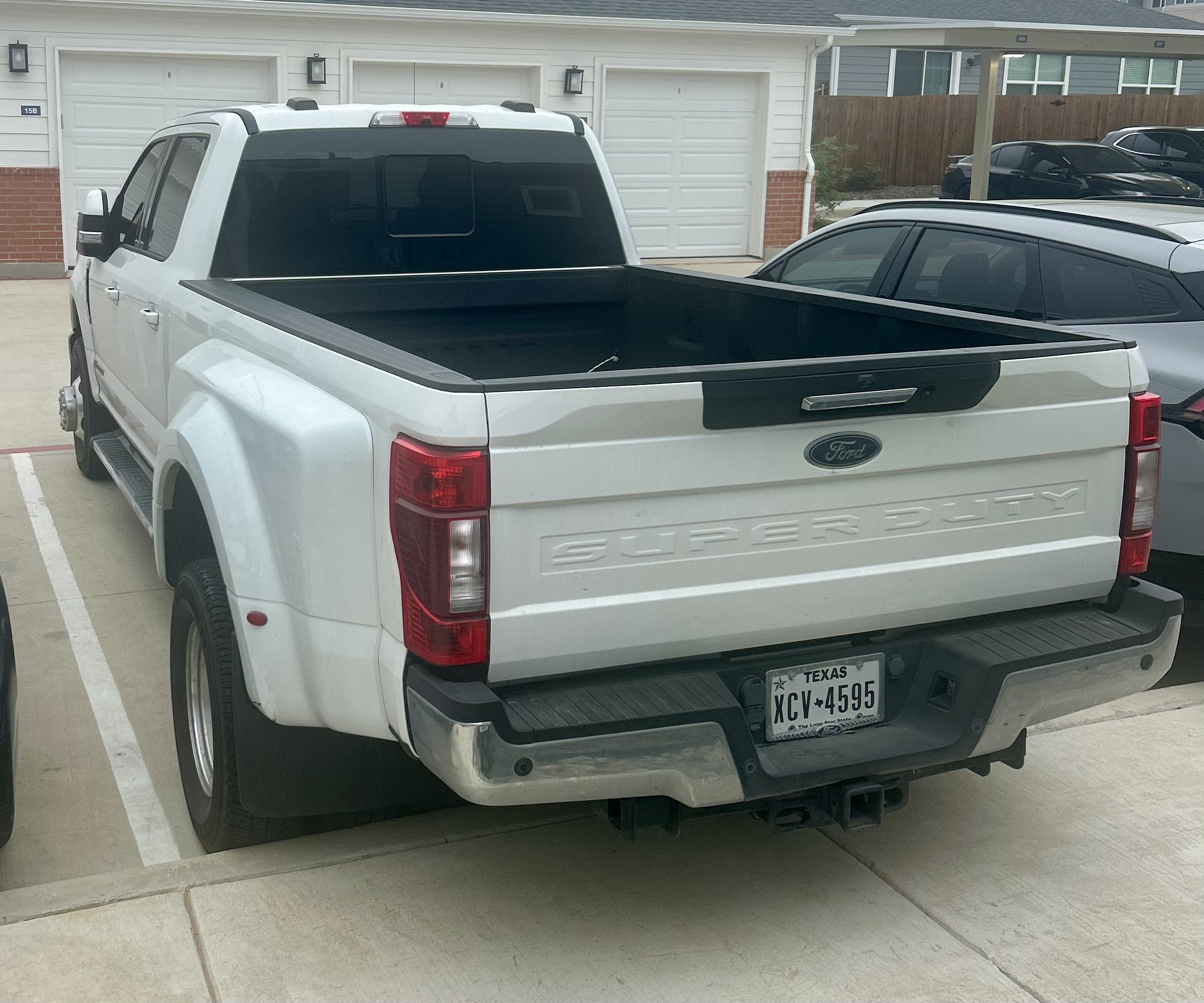 Used 2021 Ford F350 Lariat w/ Lariat Value Package AWD/4WD image 6