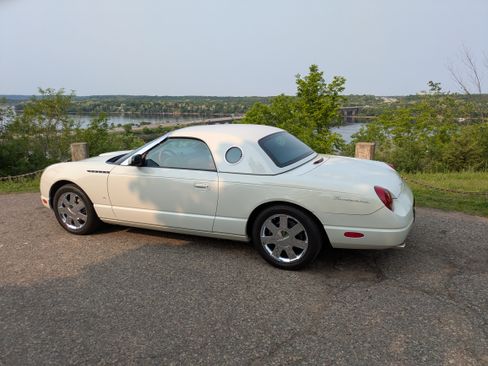 Used 2003 Ford Thunderbird image 10
