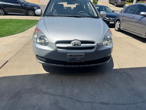 Used 2010 Hyundai Accent GS w/ Premium Pkg 3 FWD image 5