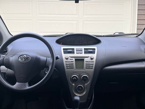 Used 2010 Toyota Yaris Sedan image 6