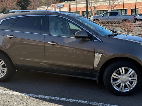 Used 2016 Cadillac SRX Luxury w/ Driver Assist Package image 4