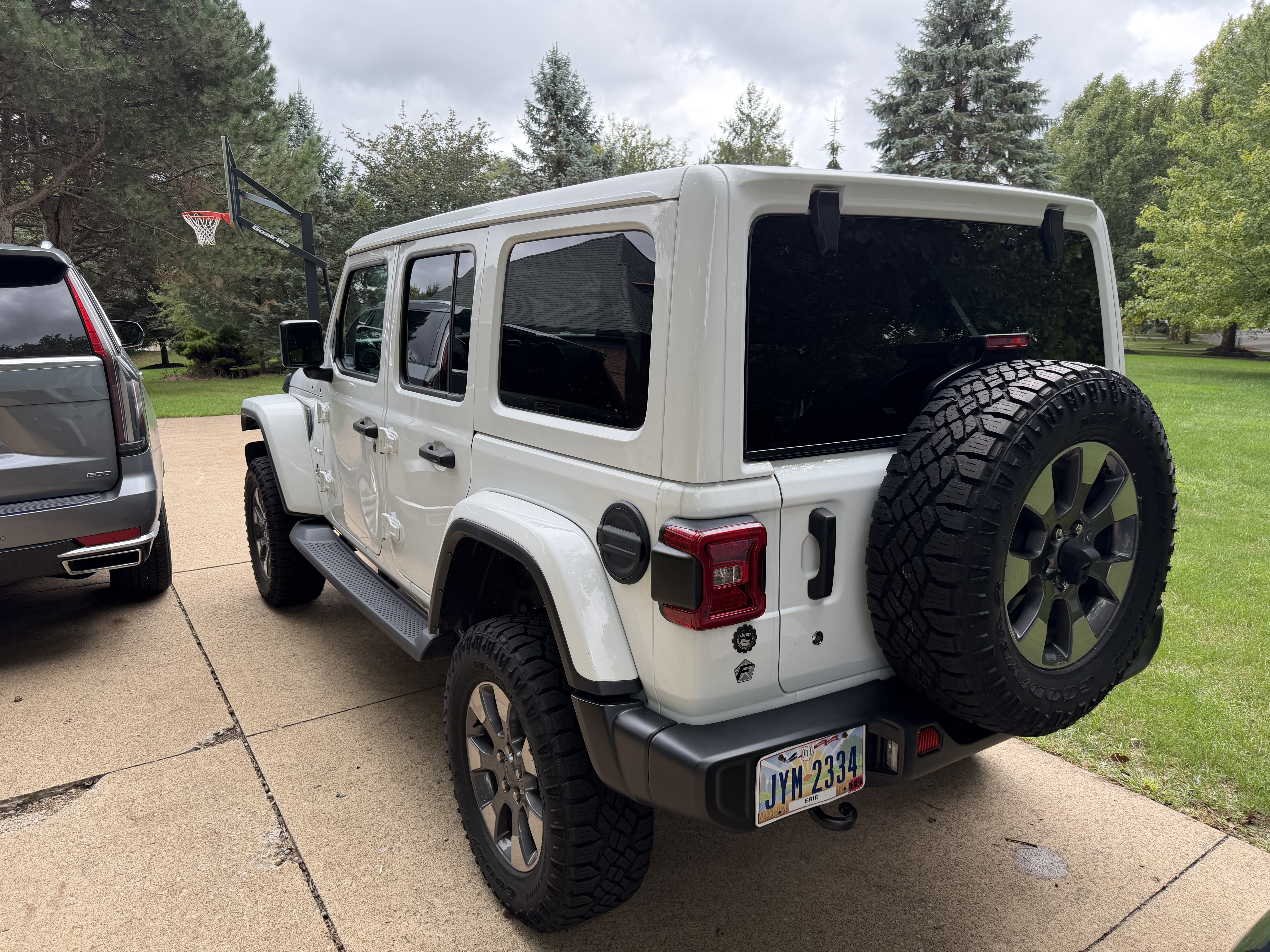 Used 2019 Jeep Wrangler Unlimited Sahara AWD/4WD image 6