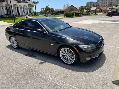 Used 2011 BMW 335i Convertible image 12