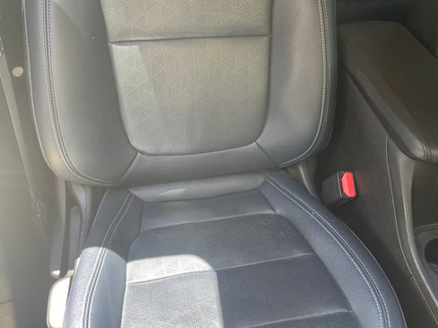 Used 2023 Chevrolet Bolt EUV LT w/ Convenience Package FWD image 17