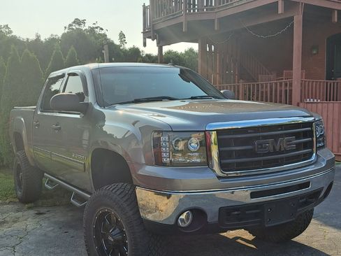 Used 2009 GMC Sierra 1500 SLE w/ Power Pack Plus image 4