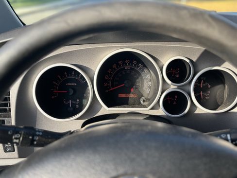 Used 2010 Toyota Tundra 4x4 CrewMax image 23