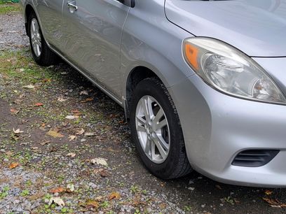 Used 2012 Nissan Versa SV w/ Convenience Pkg