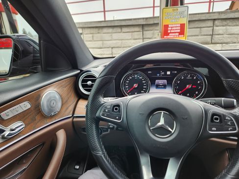 Used 2017 Mercedes-Benz E 400 4MATIC Wagon image 11