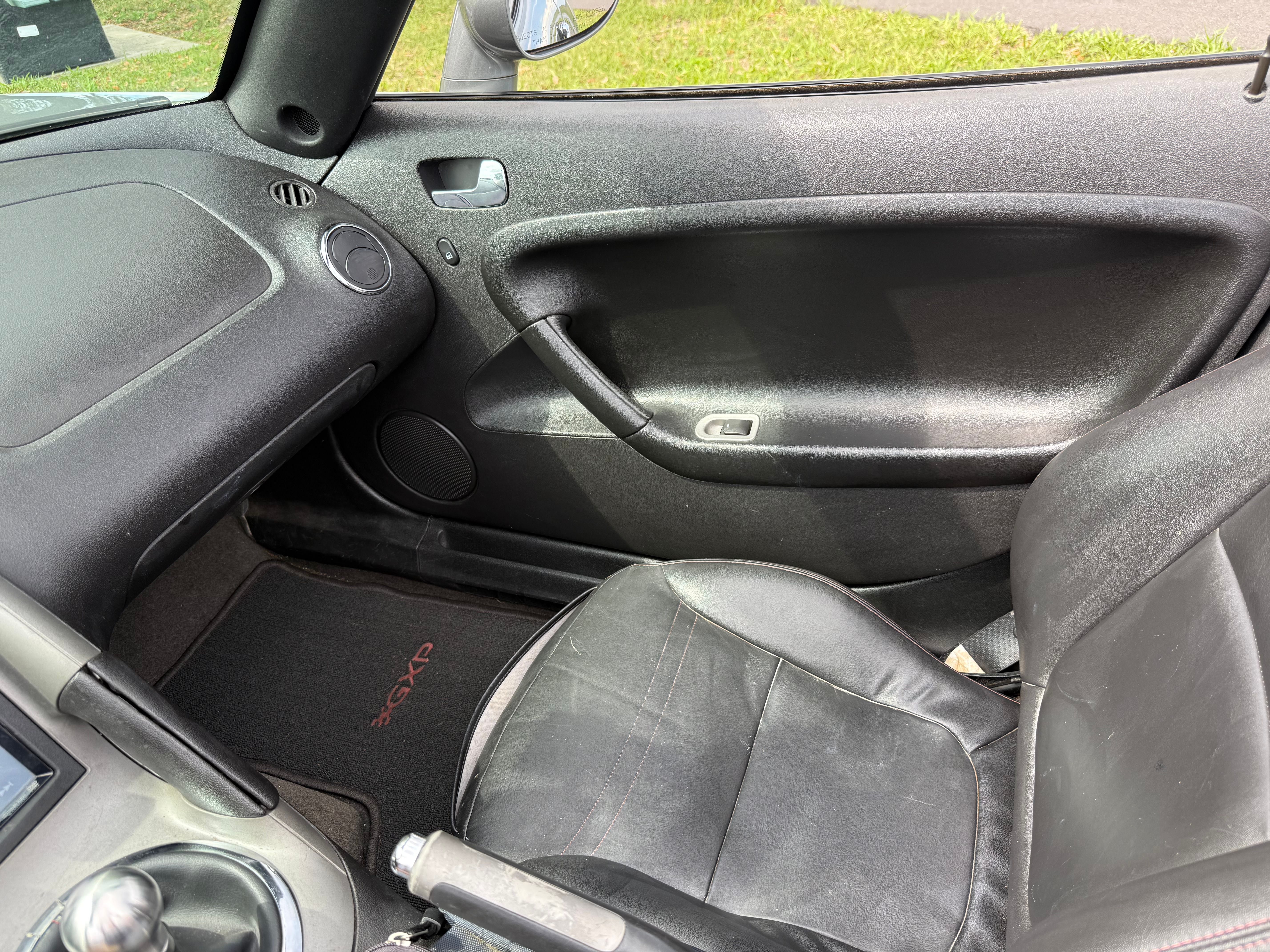 Used 2007 Pontiac Solstice GXP w/ Premium Package RWD image 10