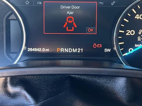 Used 2016 Ford F150 Platinum w/ Equipment Group 701A Luxury image 13