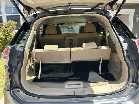 Used 2014 Nissan Rogue SV w/ SV Premium Package AWD/4WD image 2