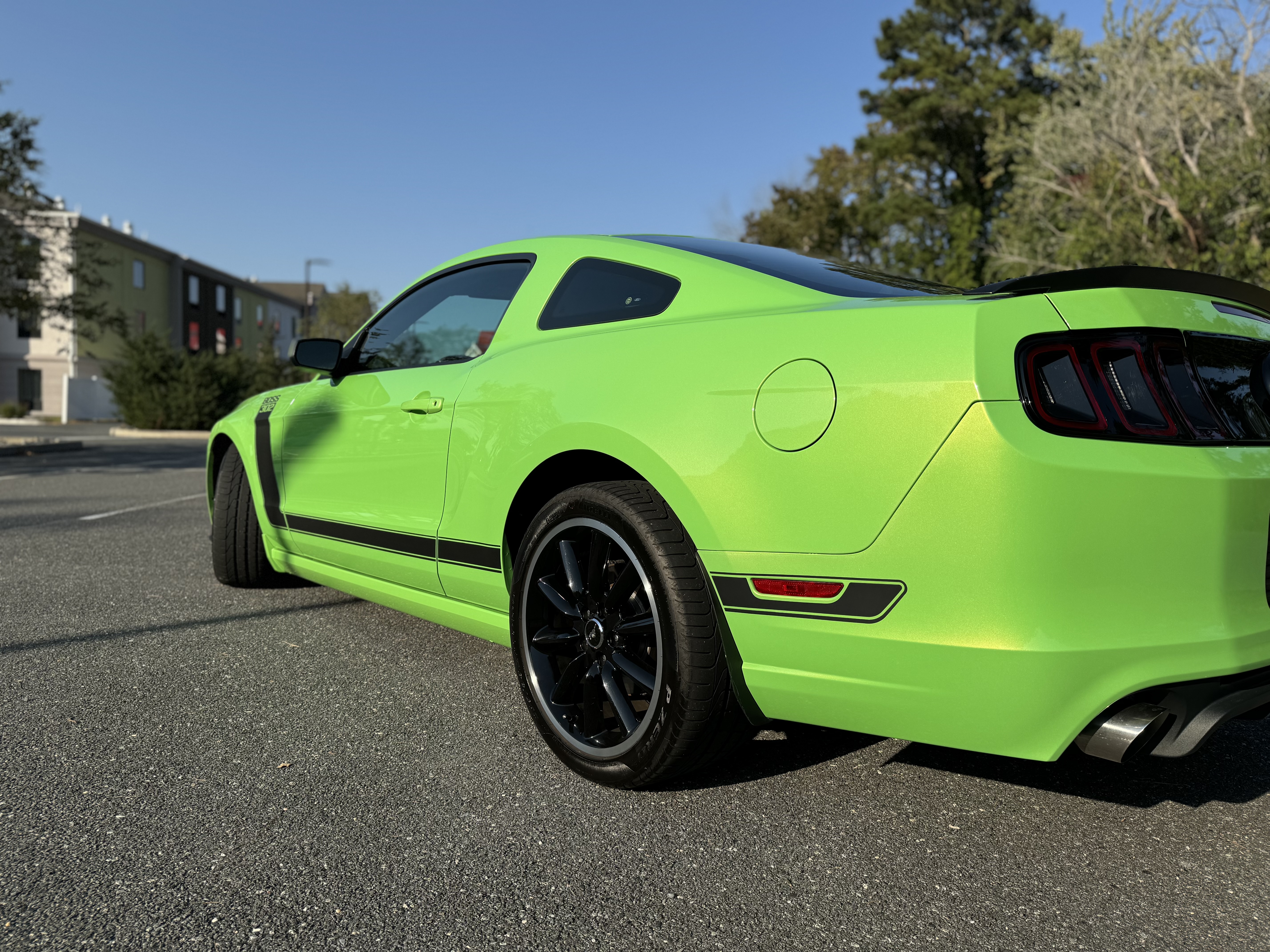 Used 2013 Ford Mustang Boss 302 w/ Boss 302 Accessory Pkg RWD image 5