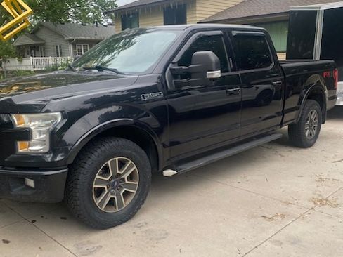 Used 2015 Ford F150 XLT w/ Equipment Group 302A Luxury AWD/4WD image 4
