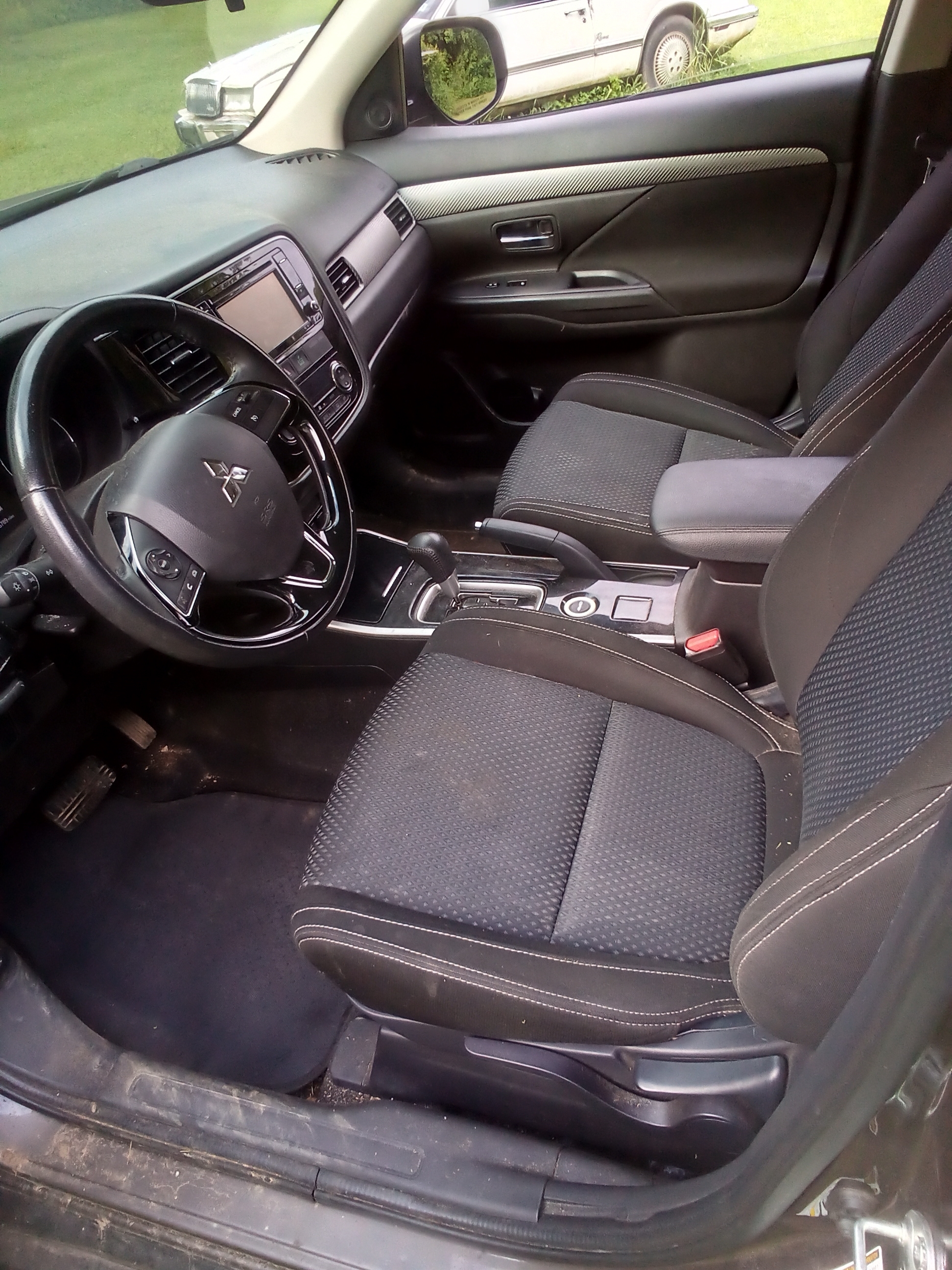 Used 2017 Mitsubishi Outlander ES AWD/4WD image 6