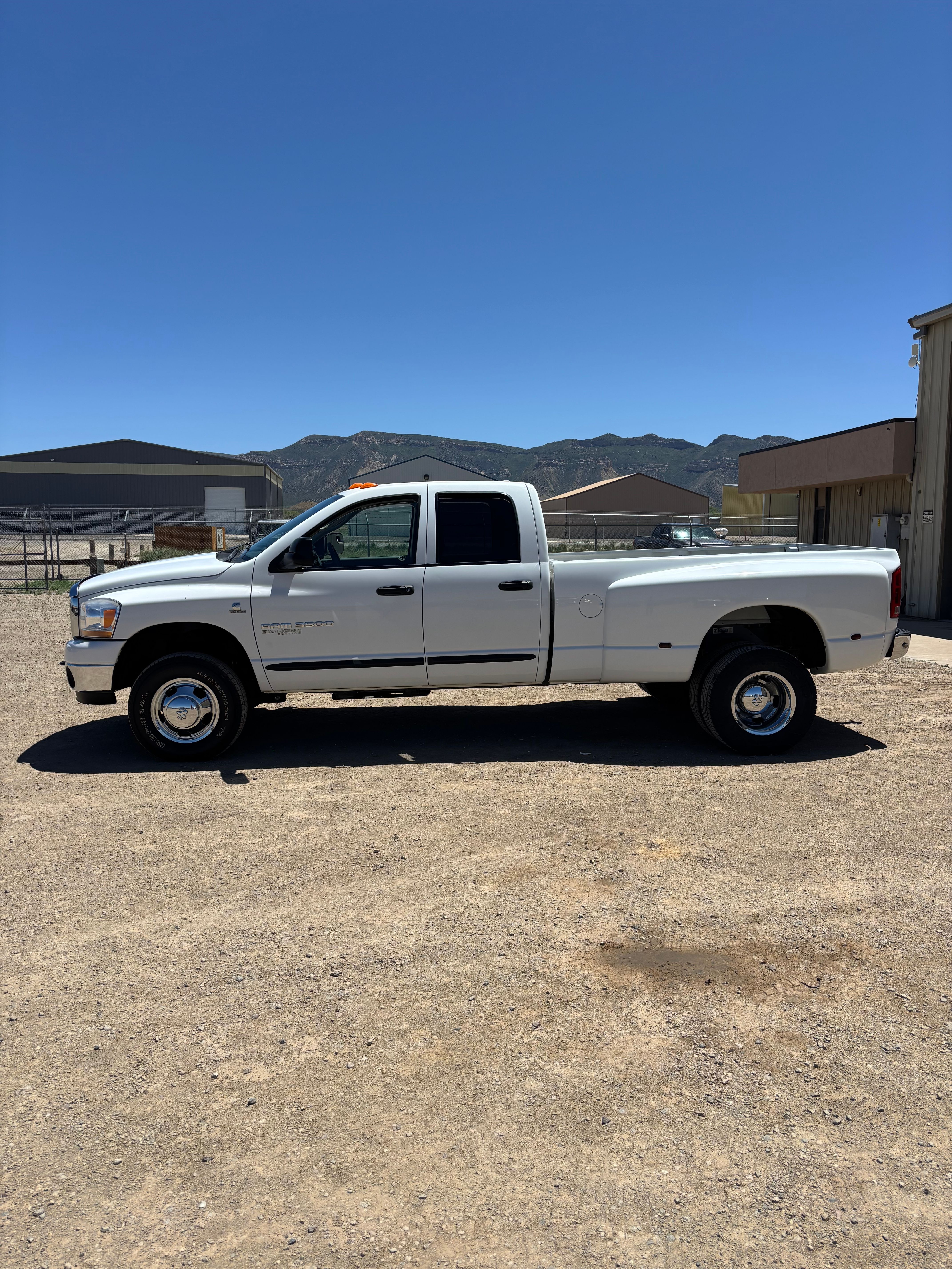 Used 2006 Dodge Ram 3500 Truck SLT w/ Quad Cab Big Horn Value Group AWD/4WD image 2