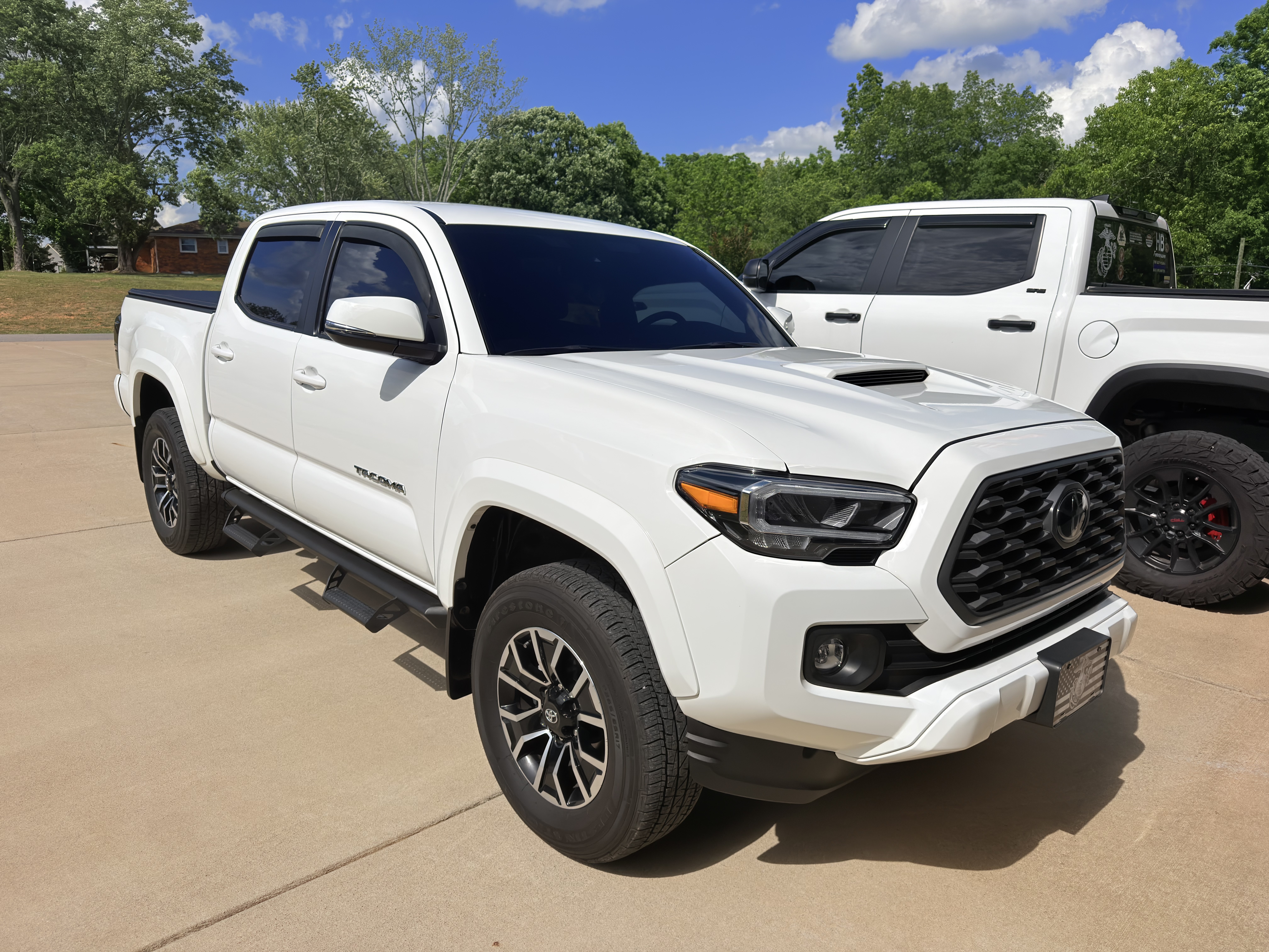 Used 2023 Toyota Tacoma TRD Sport AWD/4WD image 9