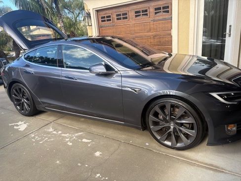 Used 2018 Tesla Model S 100D image 2