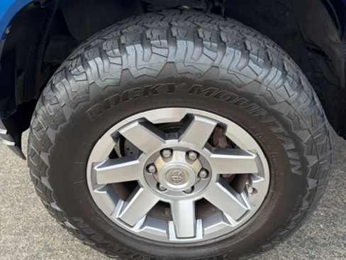 Used 2016 Toyota Tacoma TRD Sport RWD image 10
