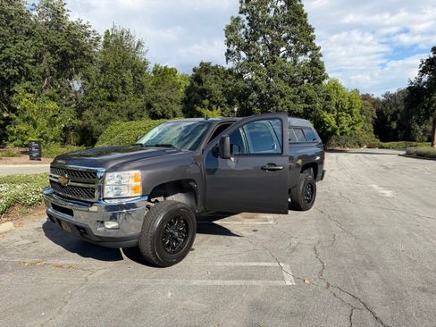 Used 2011 Chevrolet Silverado 2500 LTZ w/ LTZ Plus Package image 12