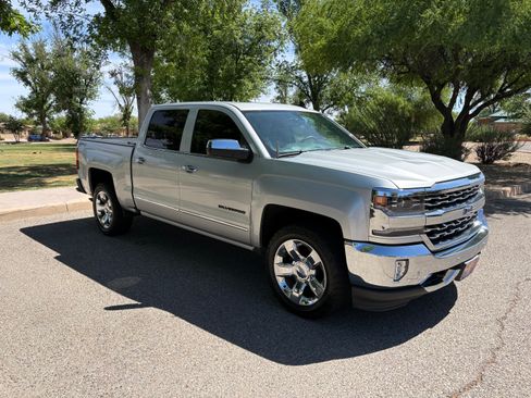 Used 2017 Chevrolet Silverado 1500 LTZ w/ Texas Edition AWD/4WD image 4