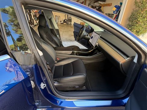 Used 2020 Tesla Model 3 Long Range image 8
