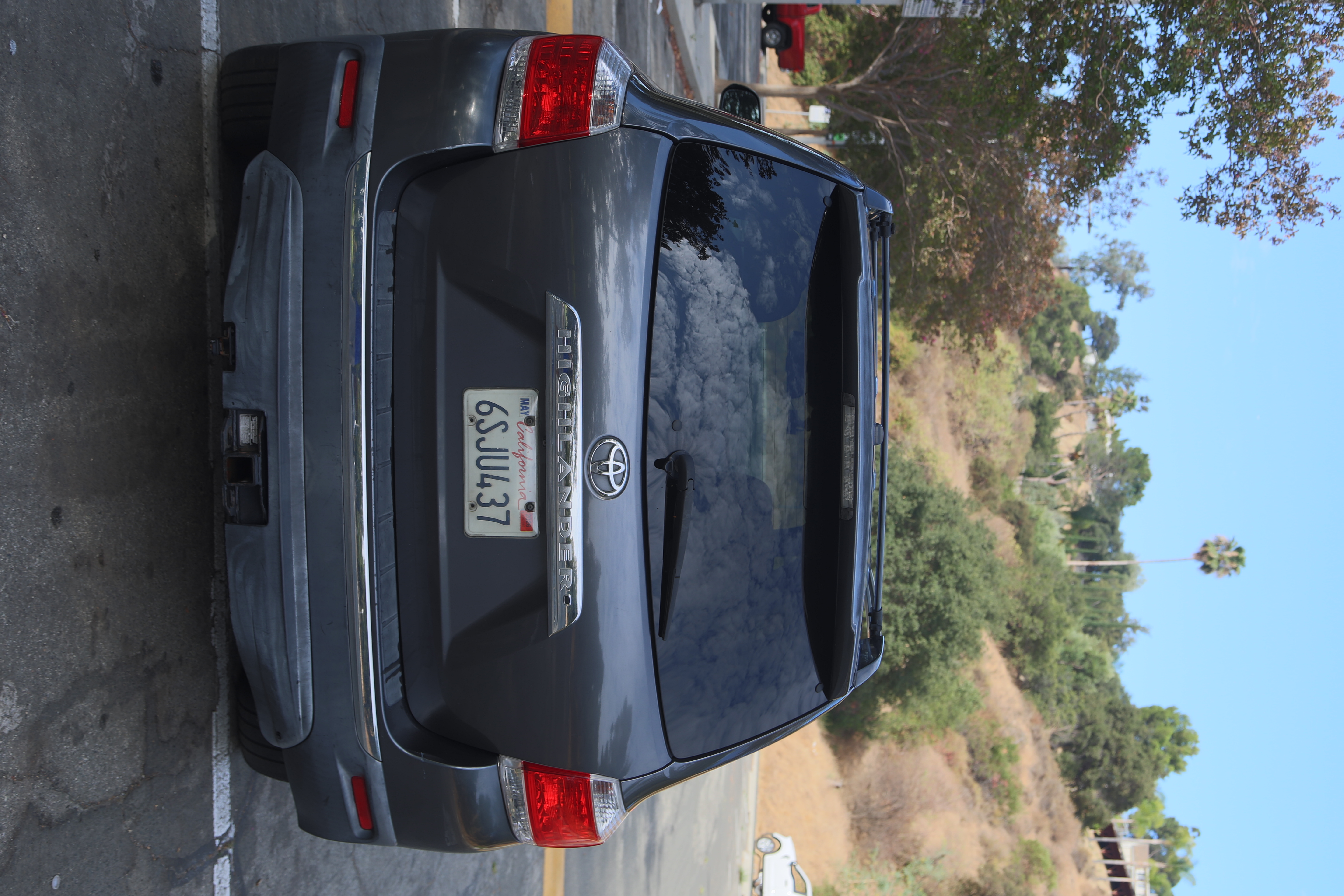Used 2011 Toyota Highlander Limited w/ Tow Pkg FWD image 4