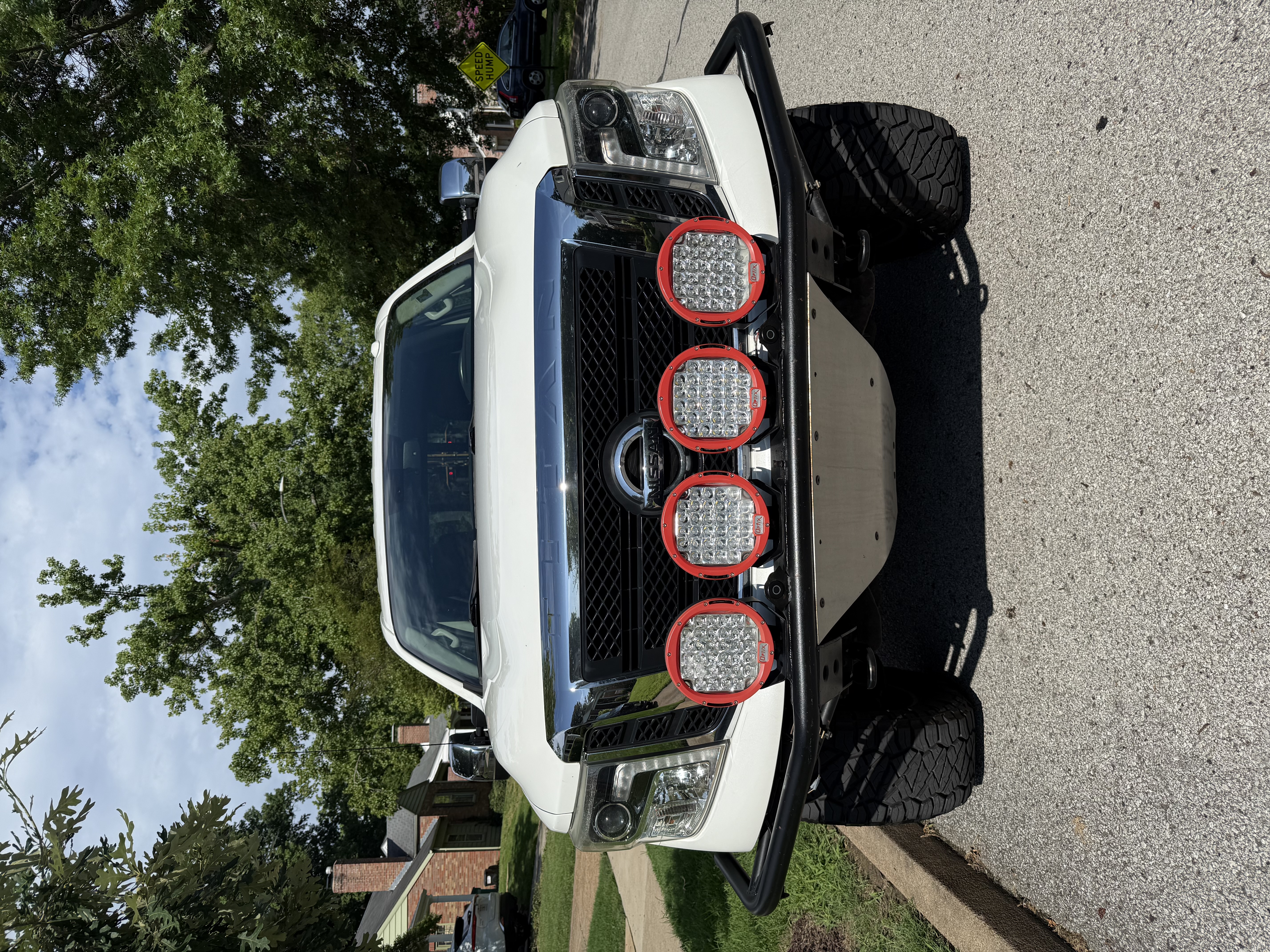 Used 2017 Nissan Titan SL w/ Off-Road Package AWD/4WD image 11