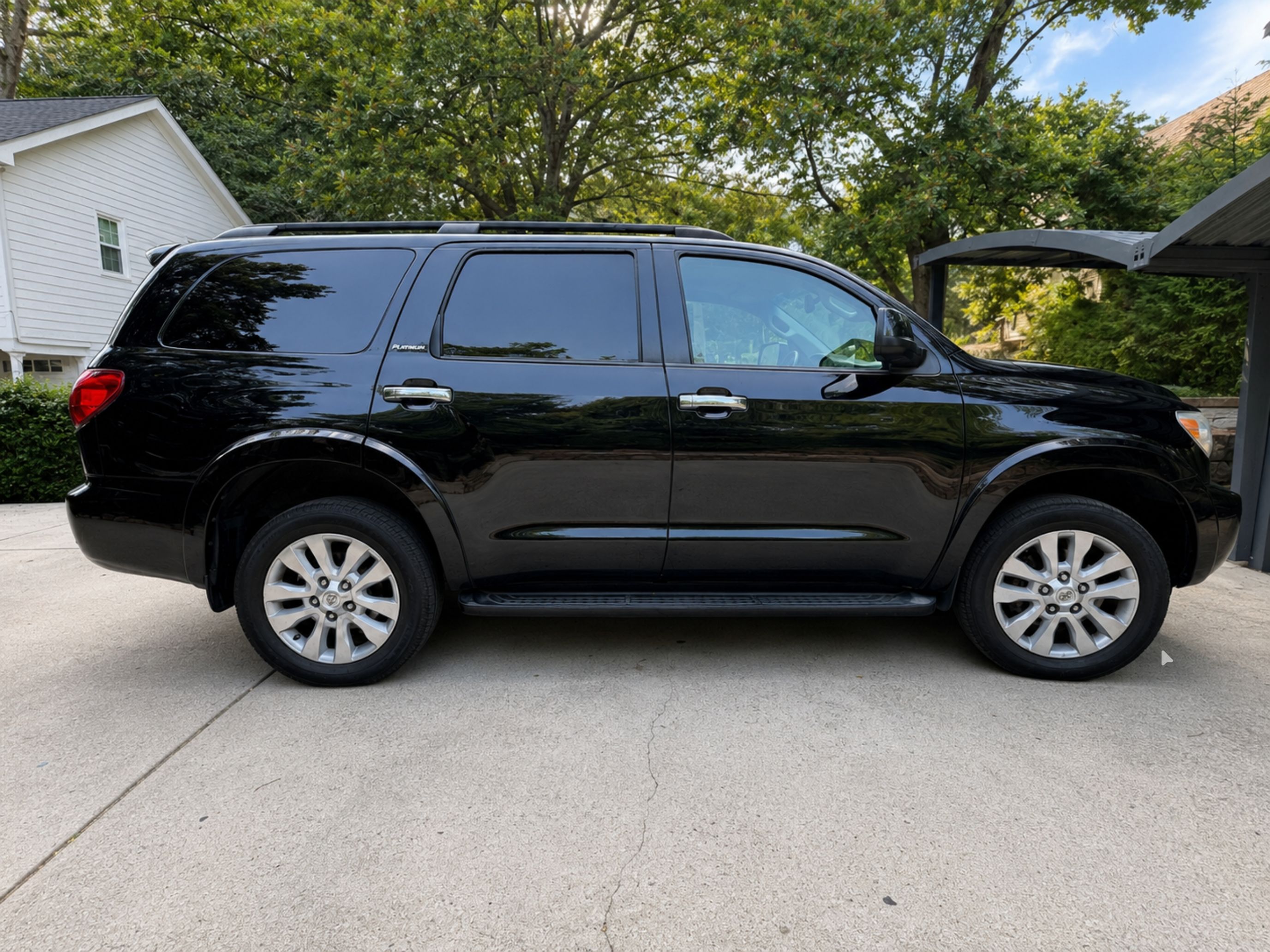 Used 2017 Toyota Sequoia Platinum AWD/4WD image 19