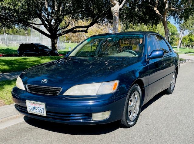 Used 1997 Lexus ES 330 w/ Leather Trim Pkg FWD image 1