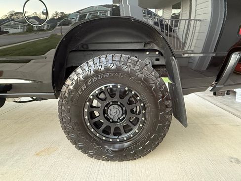 Used 2024 RAM 2500 Laramie w/ Sport Appearance Package image 19