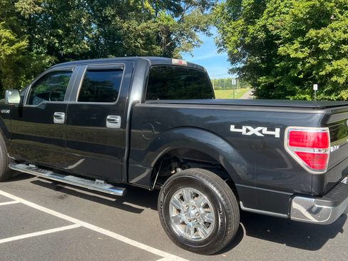 Used 2011 Ford F150 XLT w/ XLT Chrome Pkg AWD/4WD image 2