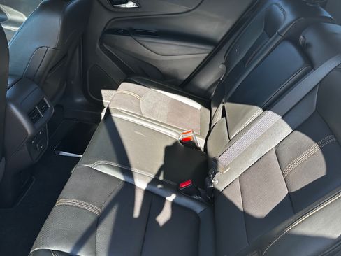 Used 2022 Chevrolet Equinox Premier image 9