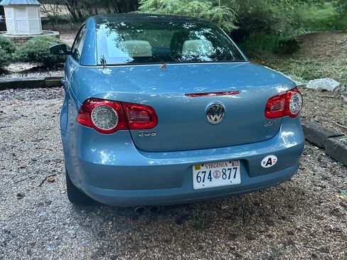 Used 2009 Volkswagen Eos Komfort FWD image 2
