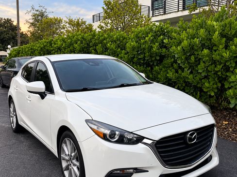 Used 2017 MAZDA MAZDA3 Touring FWD image 4